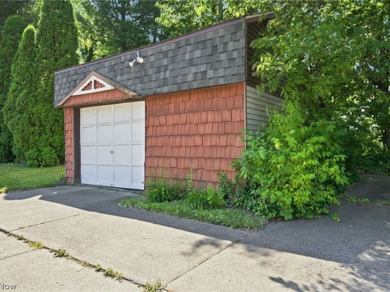 18971 Lorain Road, Fairview Park, OH 44126 Photo 23