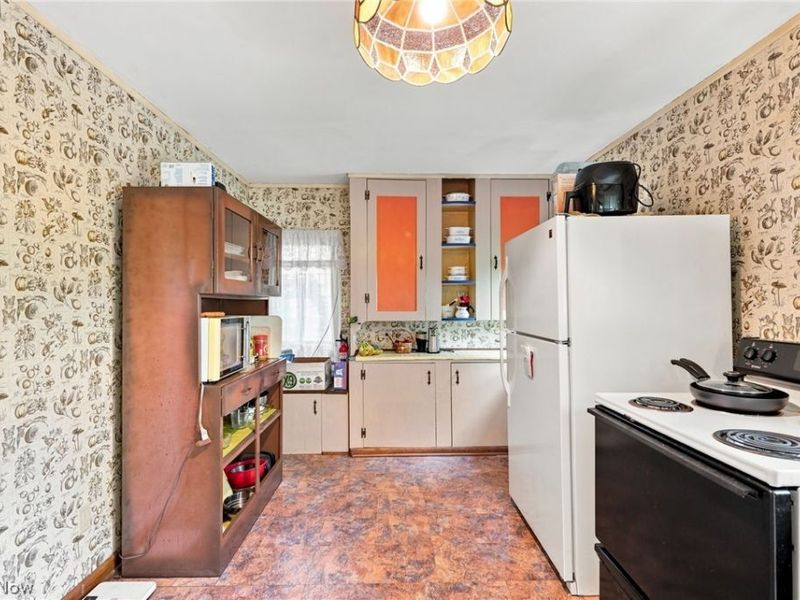18971 Lorain Road, Fairview Park, OH 44126 Photo 7