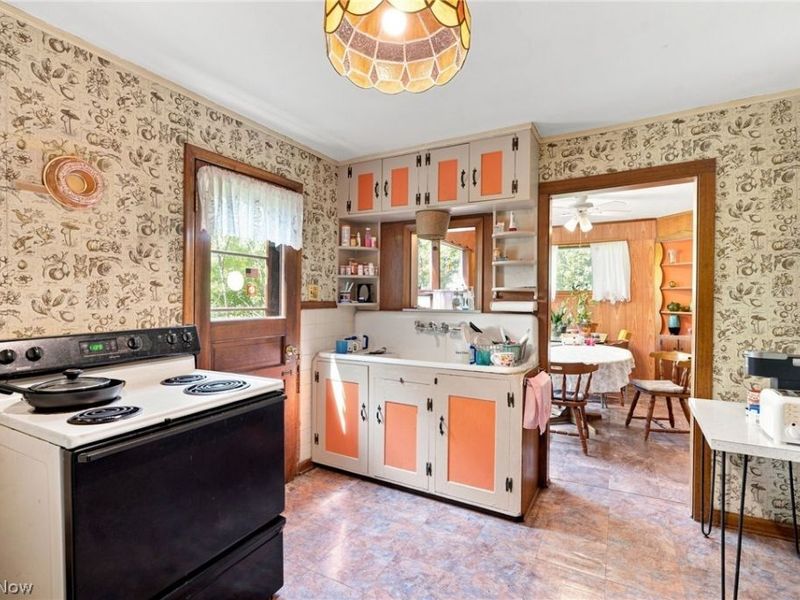 18971 Lorain Road, Fairview Park, OH 44126 Photo 8