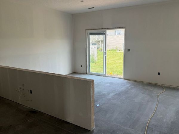 726 SE Ponds Edge Lane, Ankeny, IA 50021
