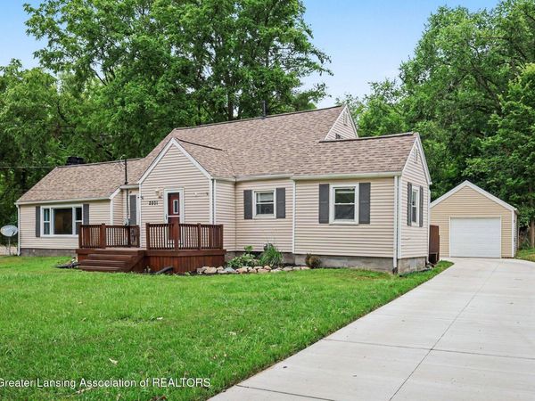 2801 N Aurelius Road, Lansing, MI 48910