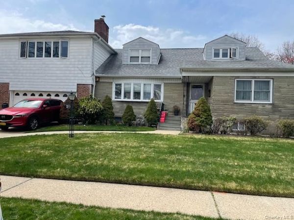 232 Catherine Avenue , Franklin Square, NY 11010