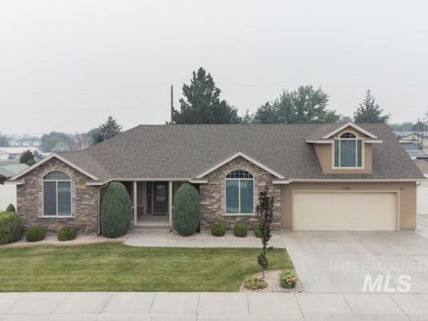 1030 Oakwood St, Burley, ID 83318