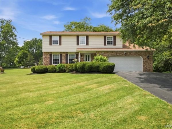 230 Rolling Green Lane , Elma, NY 14059