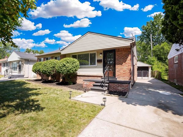 18305 Marquette Street, Roseville, MI 48066