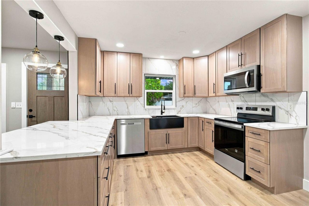 2770 Wood Street, Sarasota, FL 34237 Photo