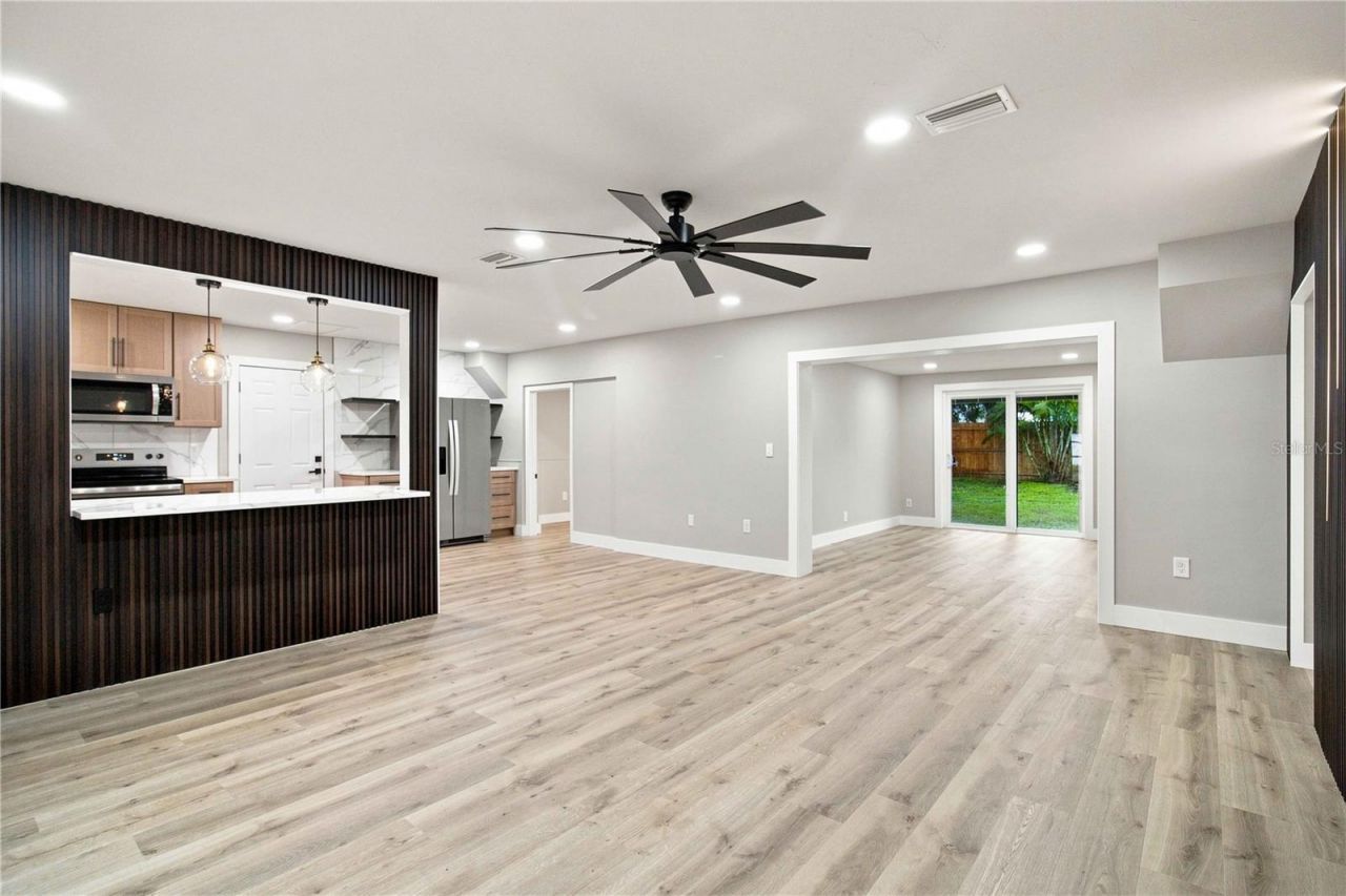 2770 Wood Street, Sarasota, FL 34237 Photo