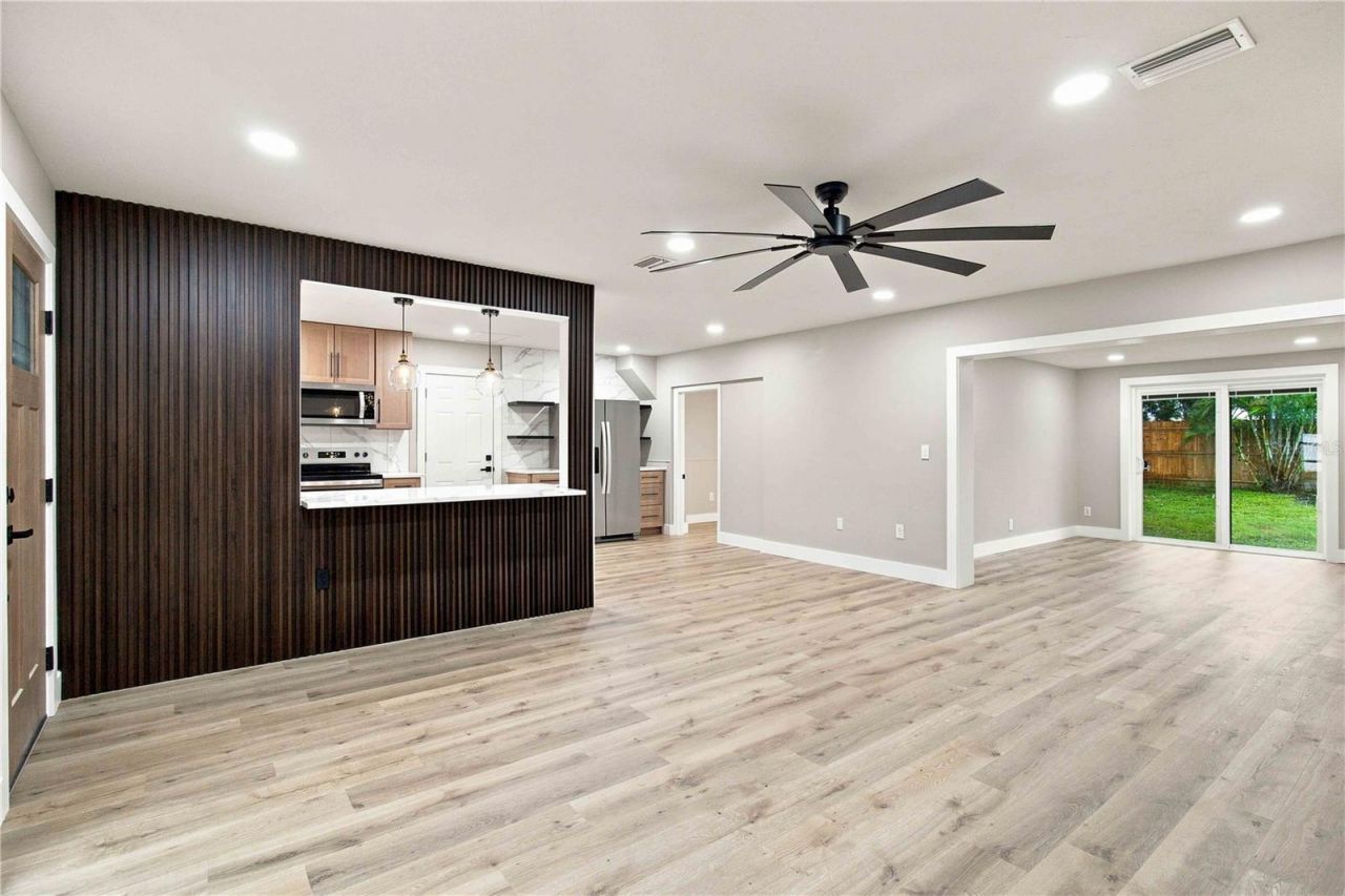 2770 Wood Street, Sarasota, FL 34237 Photo