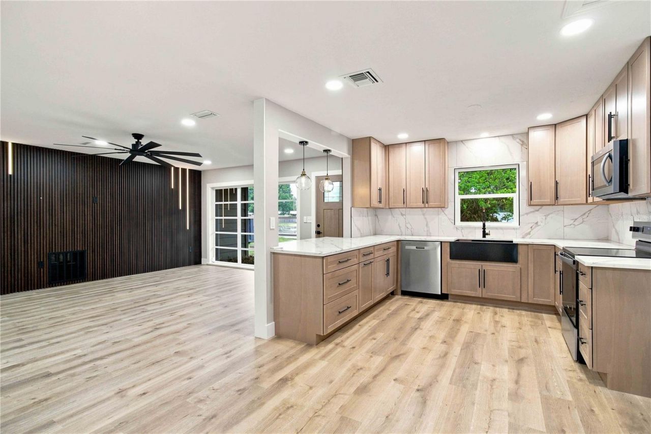 2770 Wood Street, Sarasota, FL 34237 Photo
