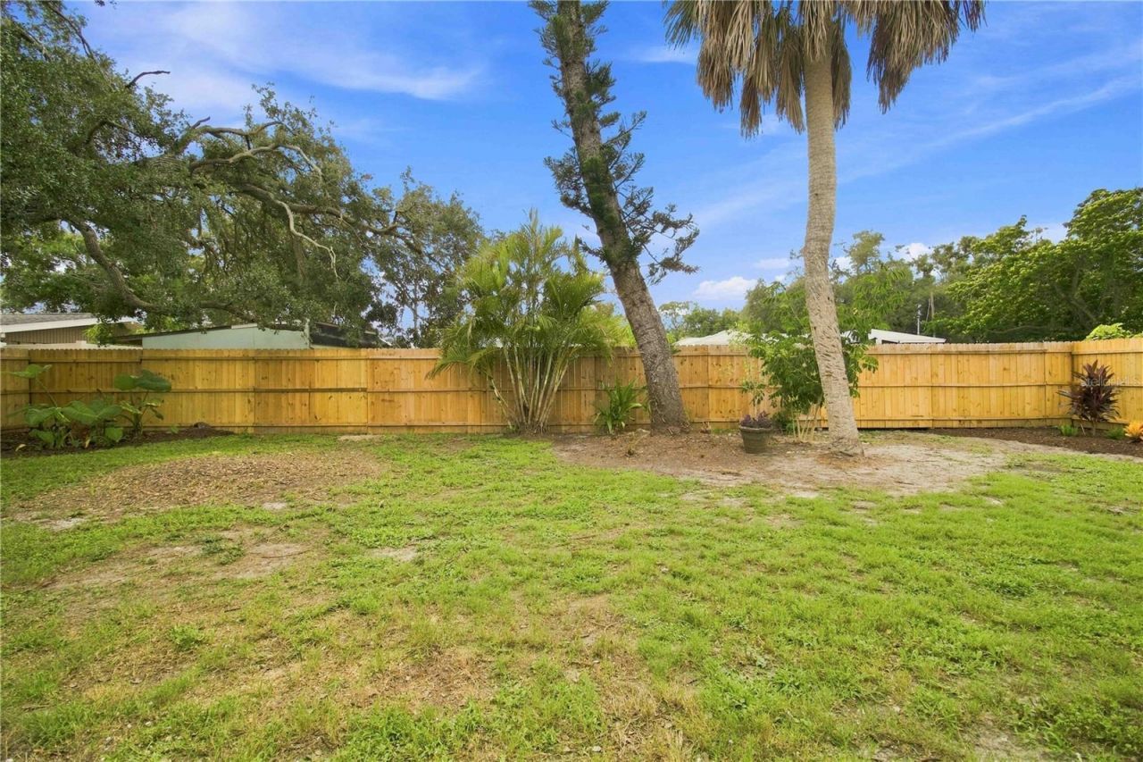 2770 Wood Street, Sarasota, FL 34237 Photo
