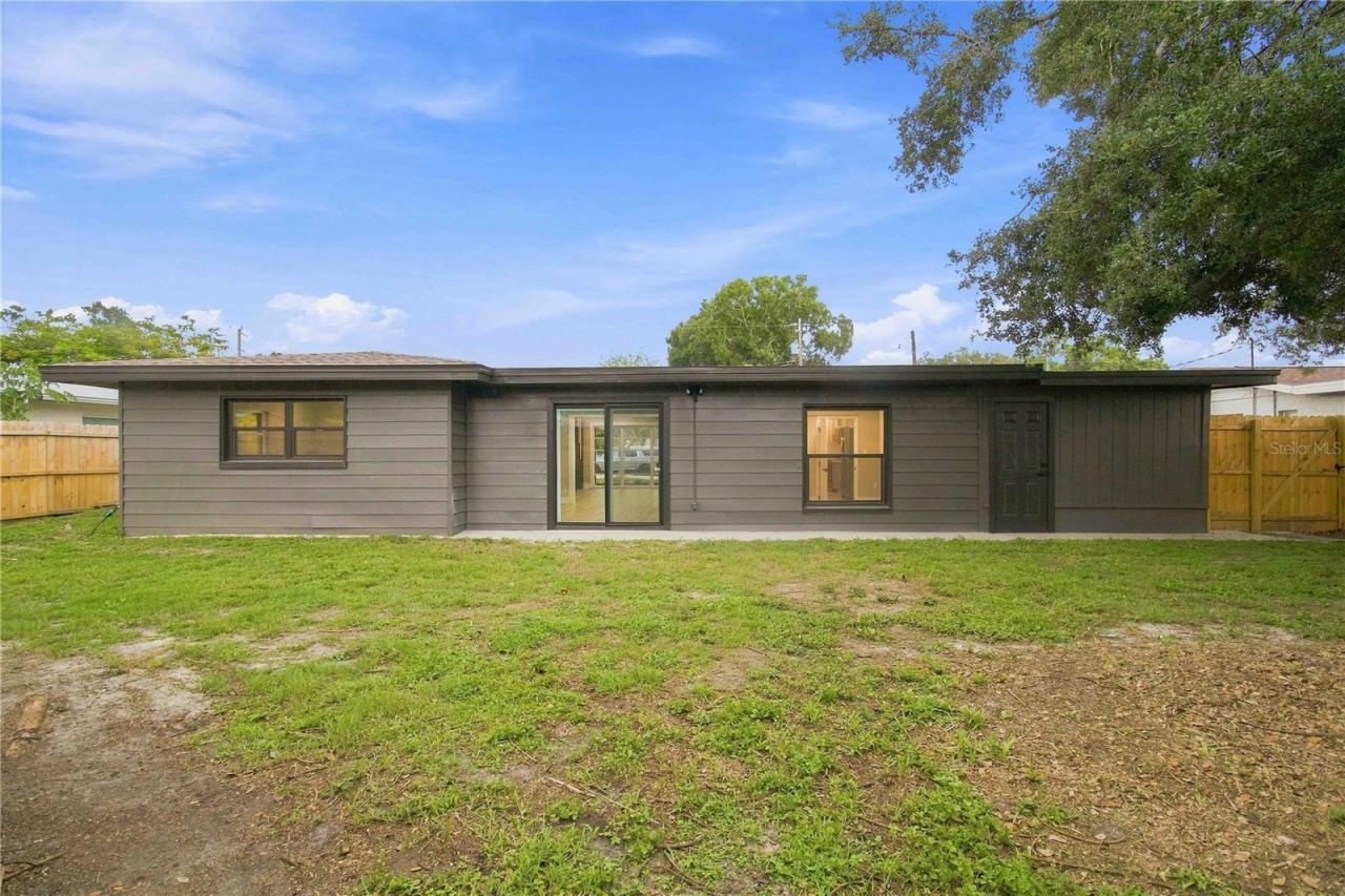 2770 Wood Street, Sarasota, FL 34237 Photo