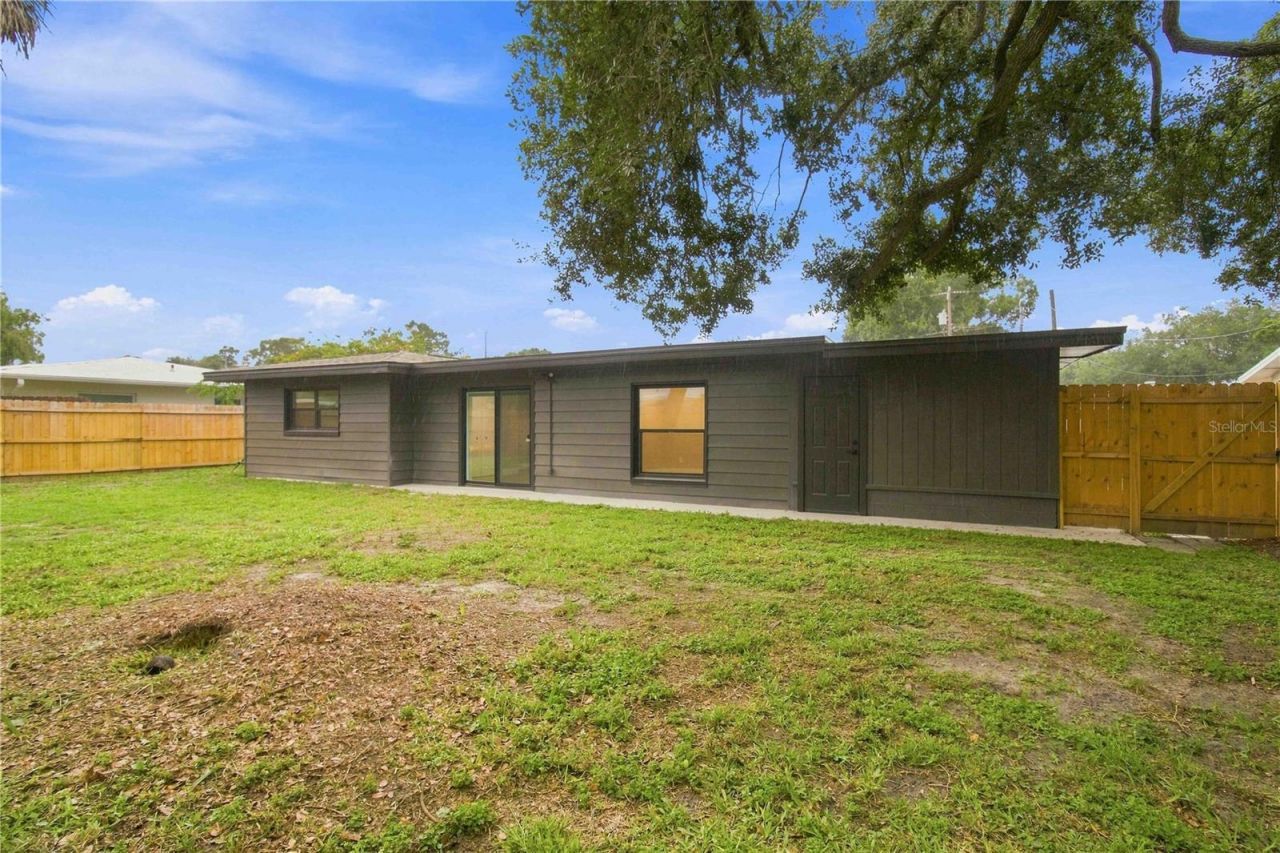 2770 Wood Street, Sarasota, FL 34237 Photo