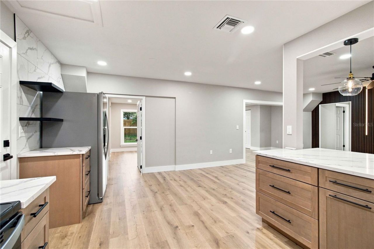 2770 Wood Street, Sarasota, FL 34237 Photo