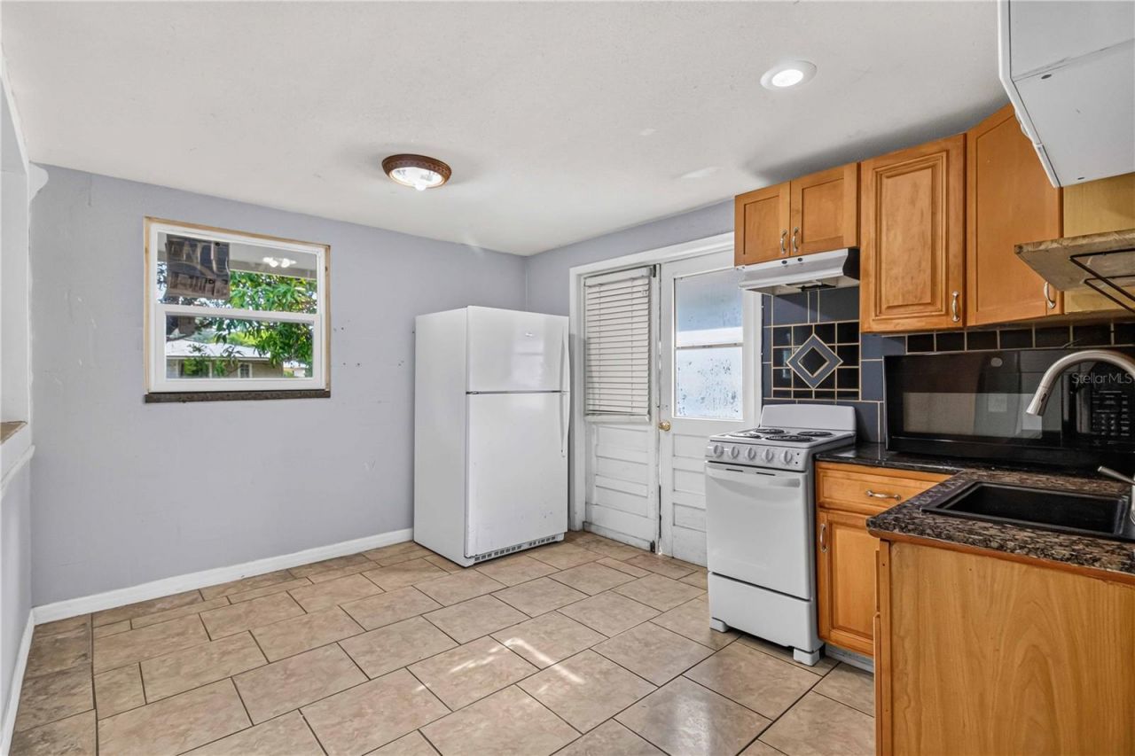 4734 Delmonte Avenue, Sarasota, FL 34235 Photo