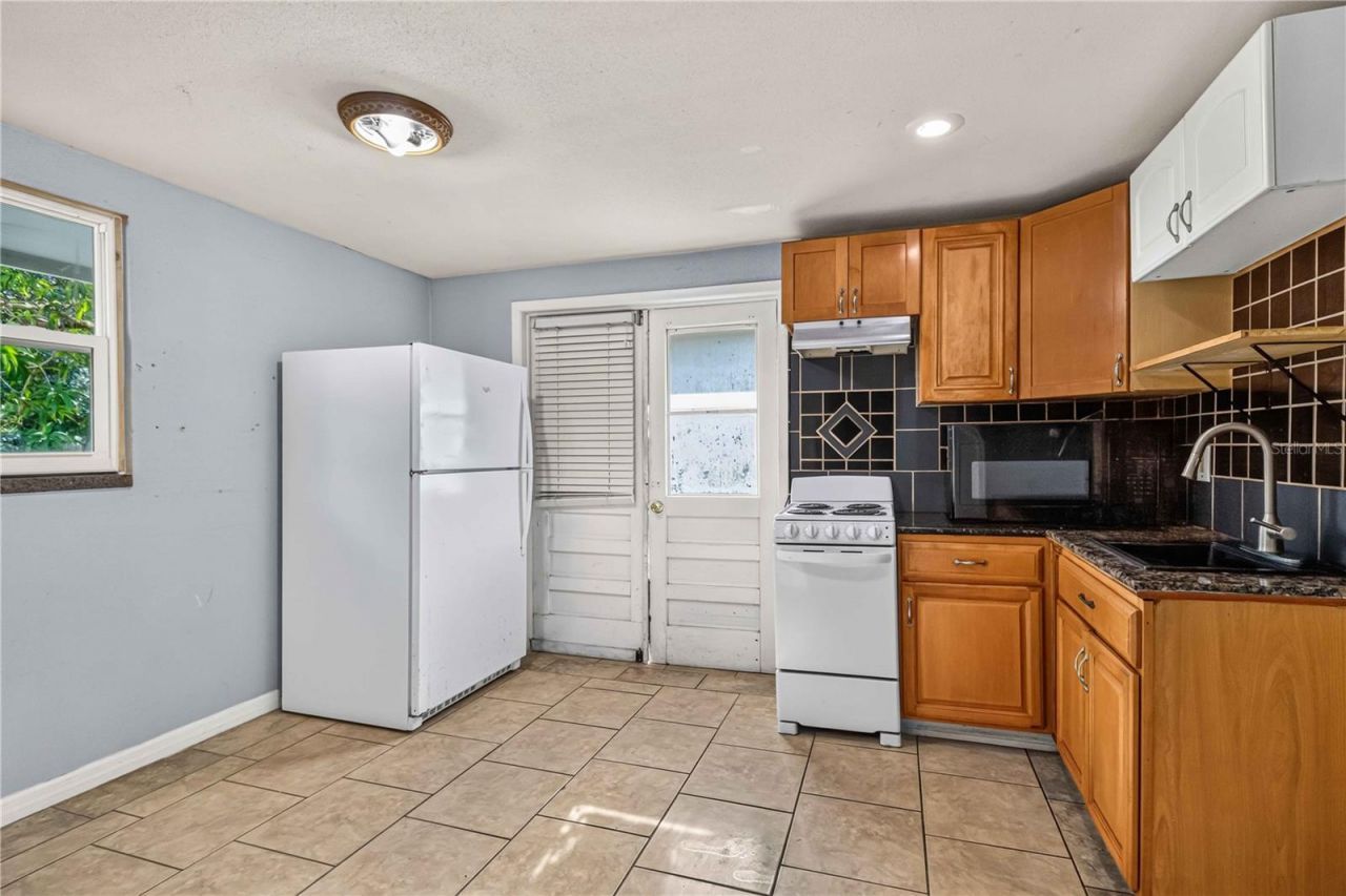 4734 Delmonte Avenue, Sarasota, FL 34235 Photo