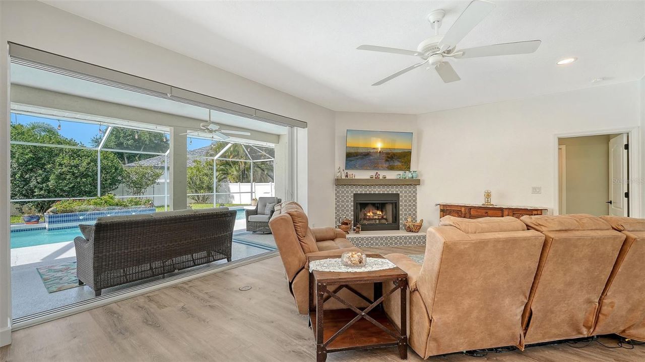 5101 Sunnydale Circle N, Sarasota, FL 34233 Photo