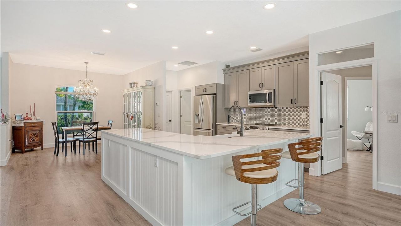 5101 Sunnydale Circle N, Sarasota, FL 34233 Photo