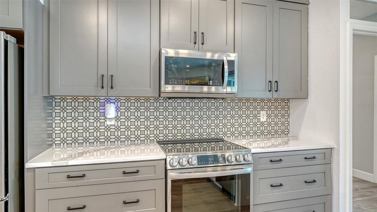 5101 Sunnydale Circle N, Sarasota, FL 34233 Photo