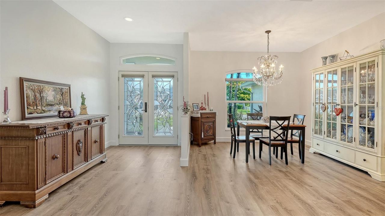 5101 Sunnydale Circle N, Sarasota, FL 34233 Photo
