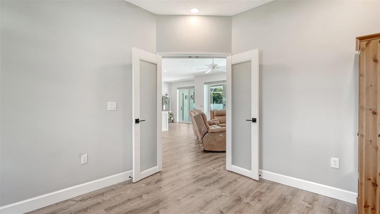 5101 Sunnydale Circle N, Sarasota, FL 34233 Photo