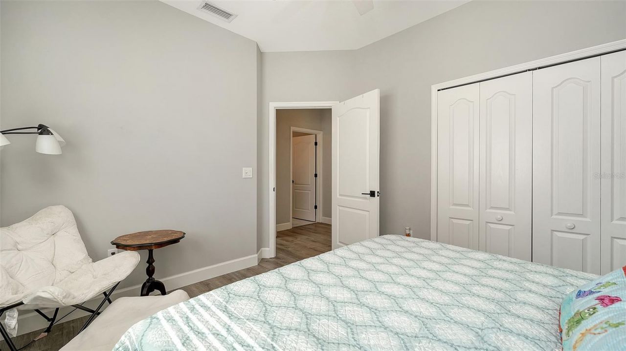 5101 Sunnydale Circle N, Sarasota, FL 34233 Photo