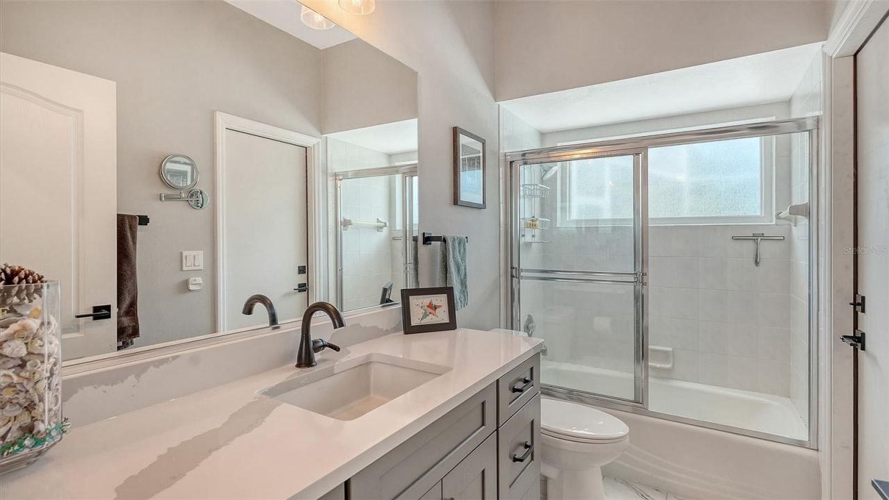 5101 Sunnydale Circle N, Sarasota, FL 34233 Photo