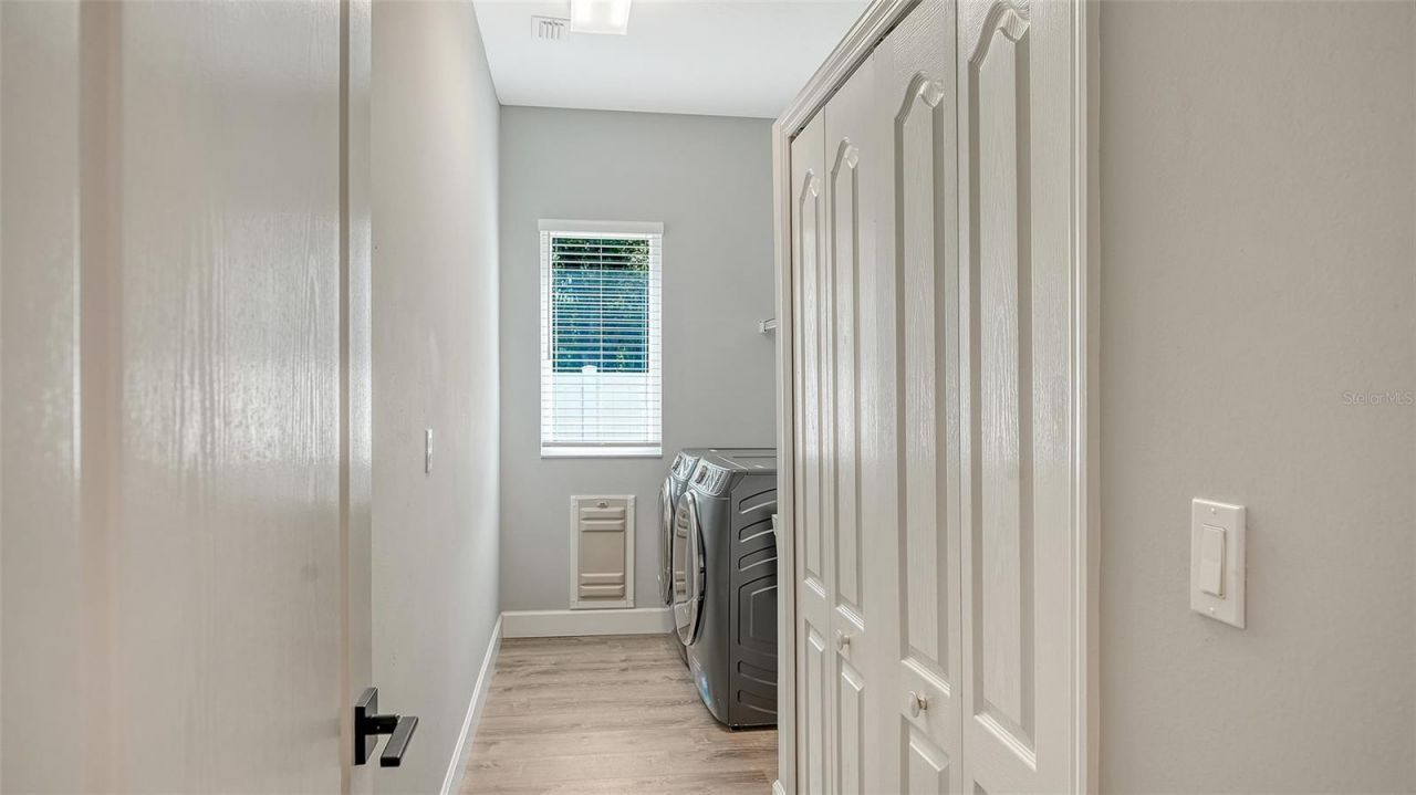 5101 Sunnydale Circle N, Sarasota, FL 34233 Photo