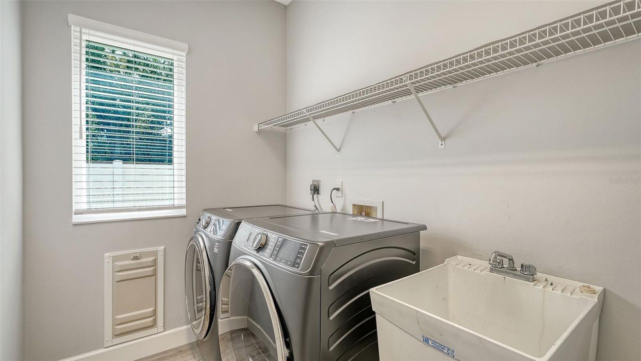5101 Sunnydale Circle N, Sarasota, FL 34233 Photo