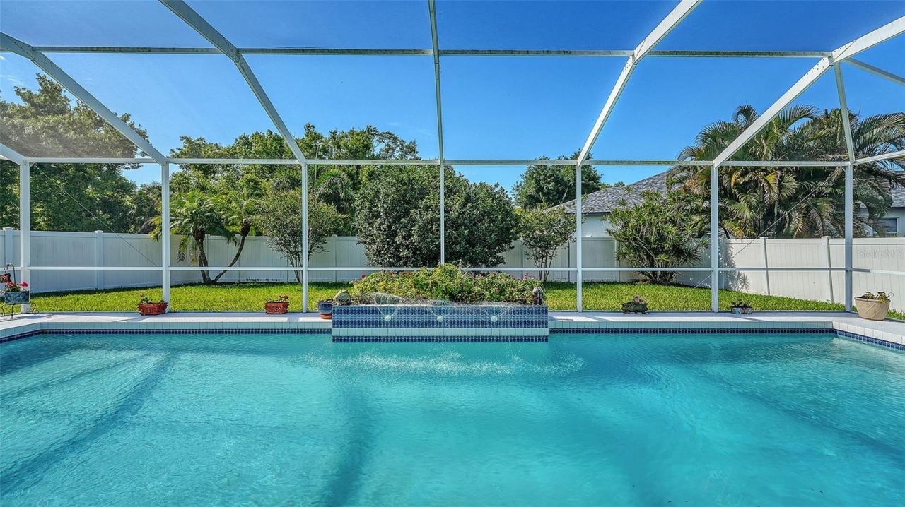 5101 Sunnydale Circle N, Sarasota, FL 34233 Photo