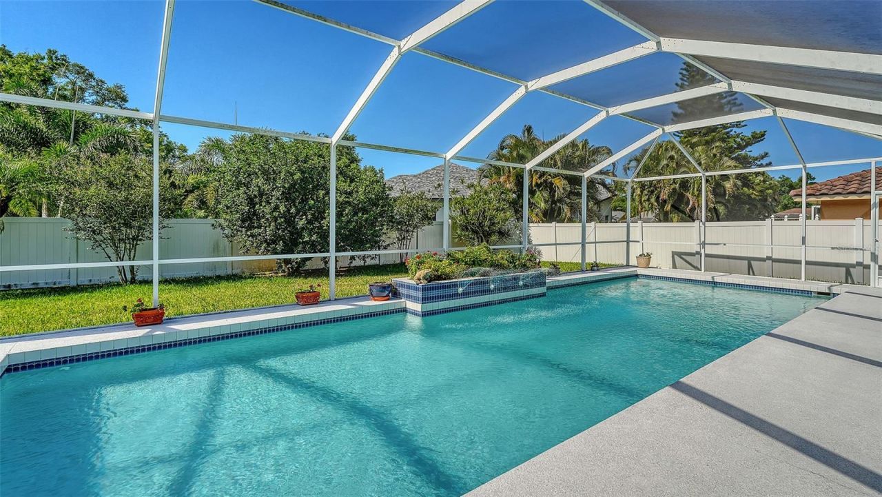 5101 Sunnydale Circle N, Sarasota, FL 34233 Photo