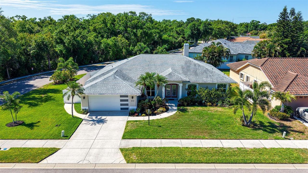 5101 Sunnydale Circle N, Sarasota, FL 34233 Photo