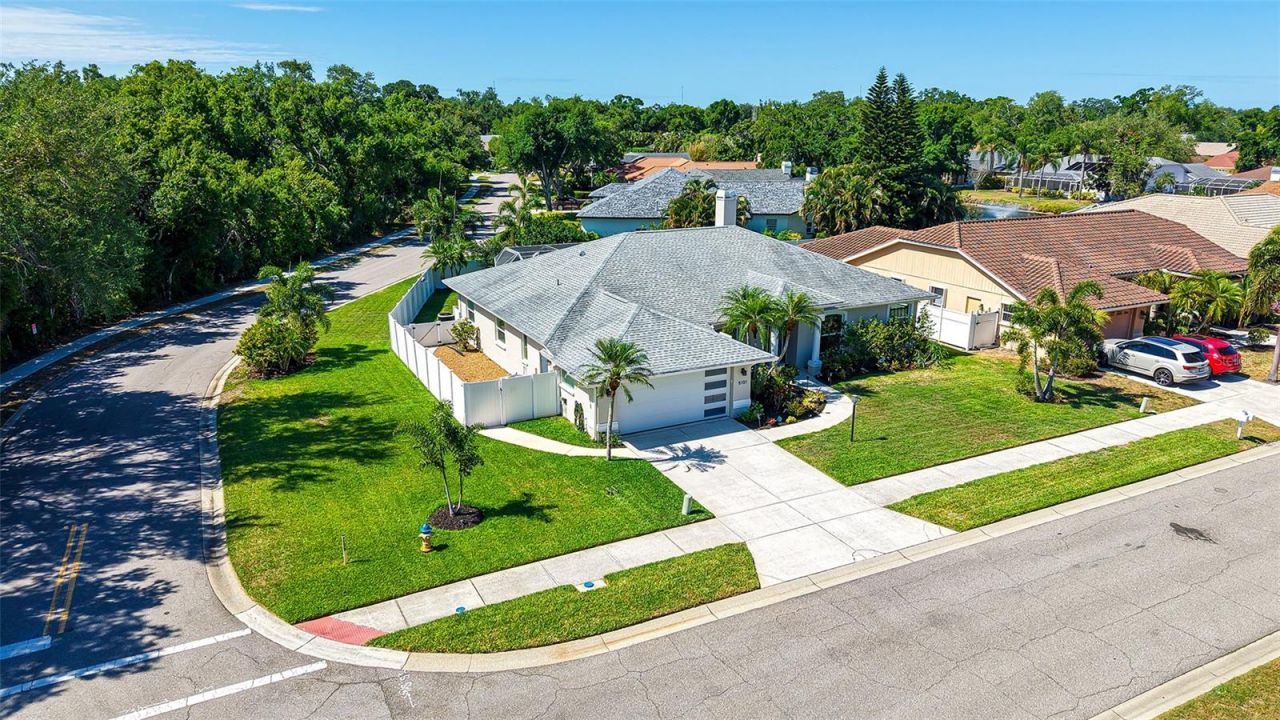 5101 Sunnydale Circle N, Sarasota, FL 34233 Photo