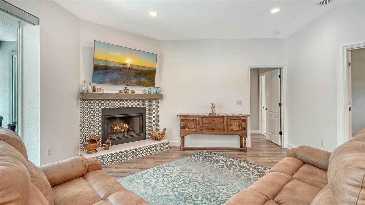 5101 Sunnydale Circle N, Sarasota, FL 34233 Photo