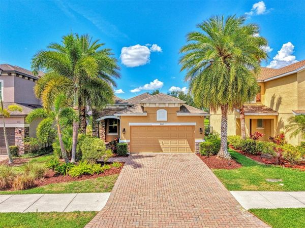 8467 NANDINA DRIVE, SARASOTA, FL 34240
