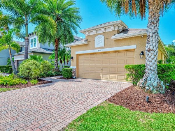 8467 NANDINA DRIVE, SARASOTA, FL 34240