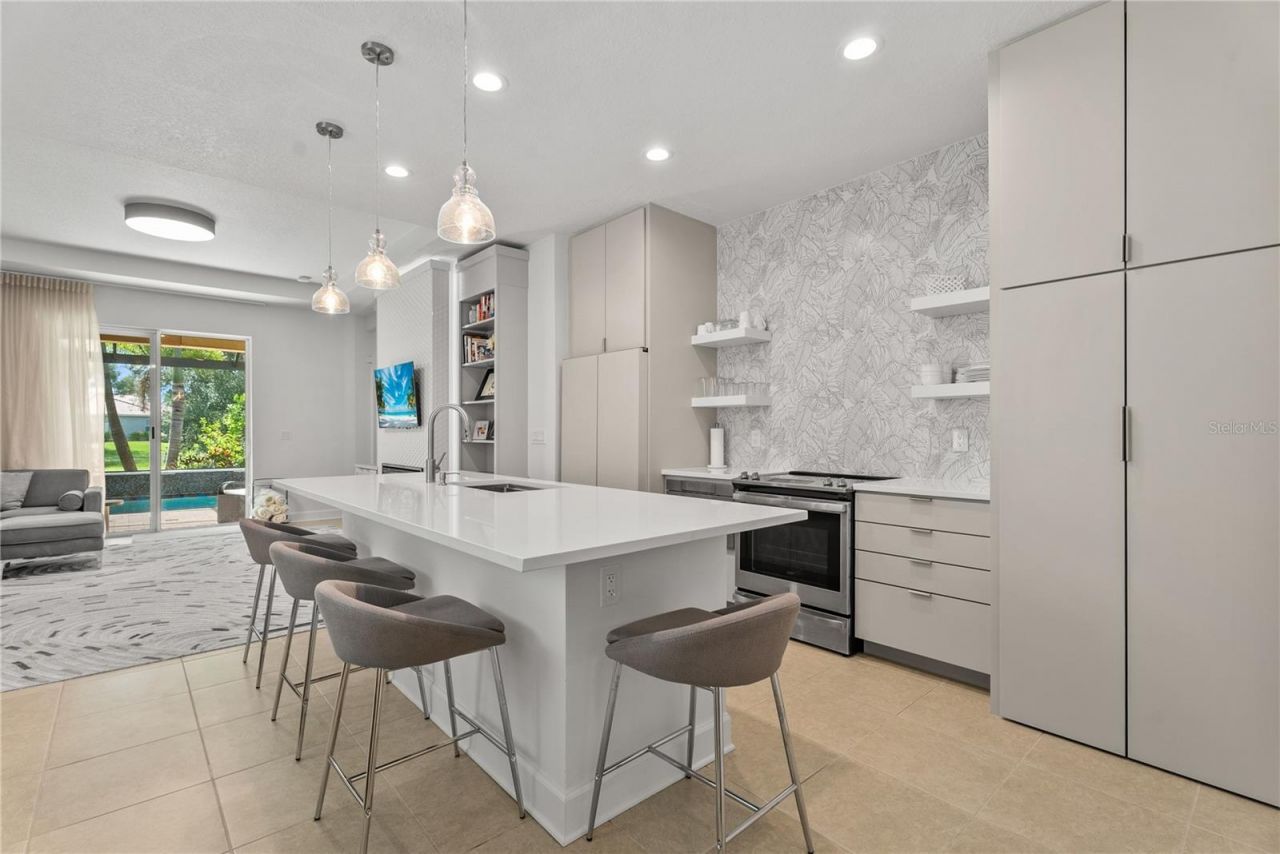 8467 Nandina Drive, Sarasota, FL 34240 Photo
