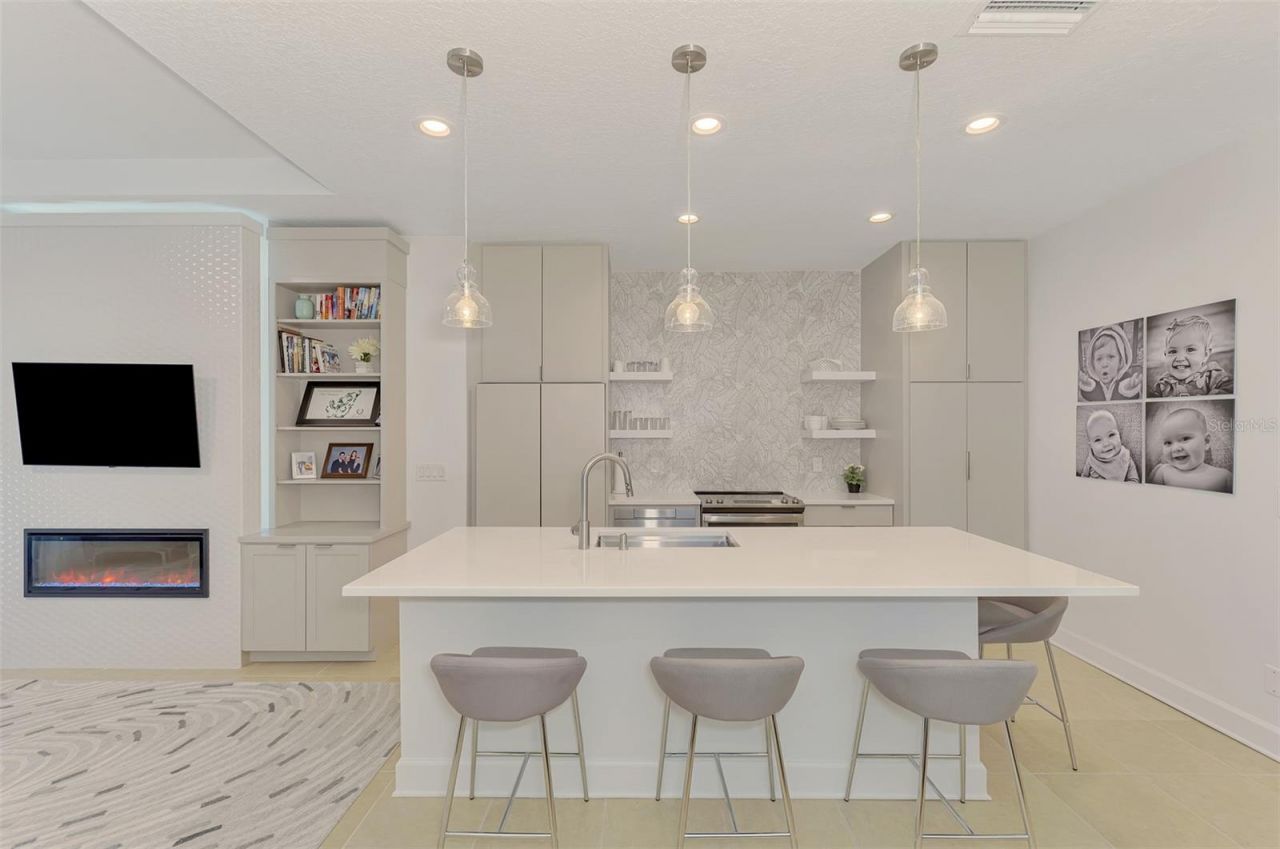 8467 Nandina Drive, Sarasota, FL 34240 Photo