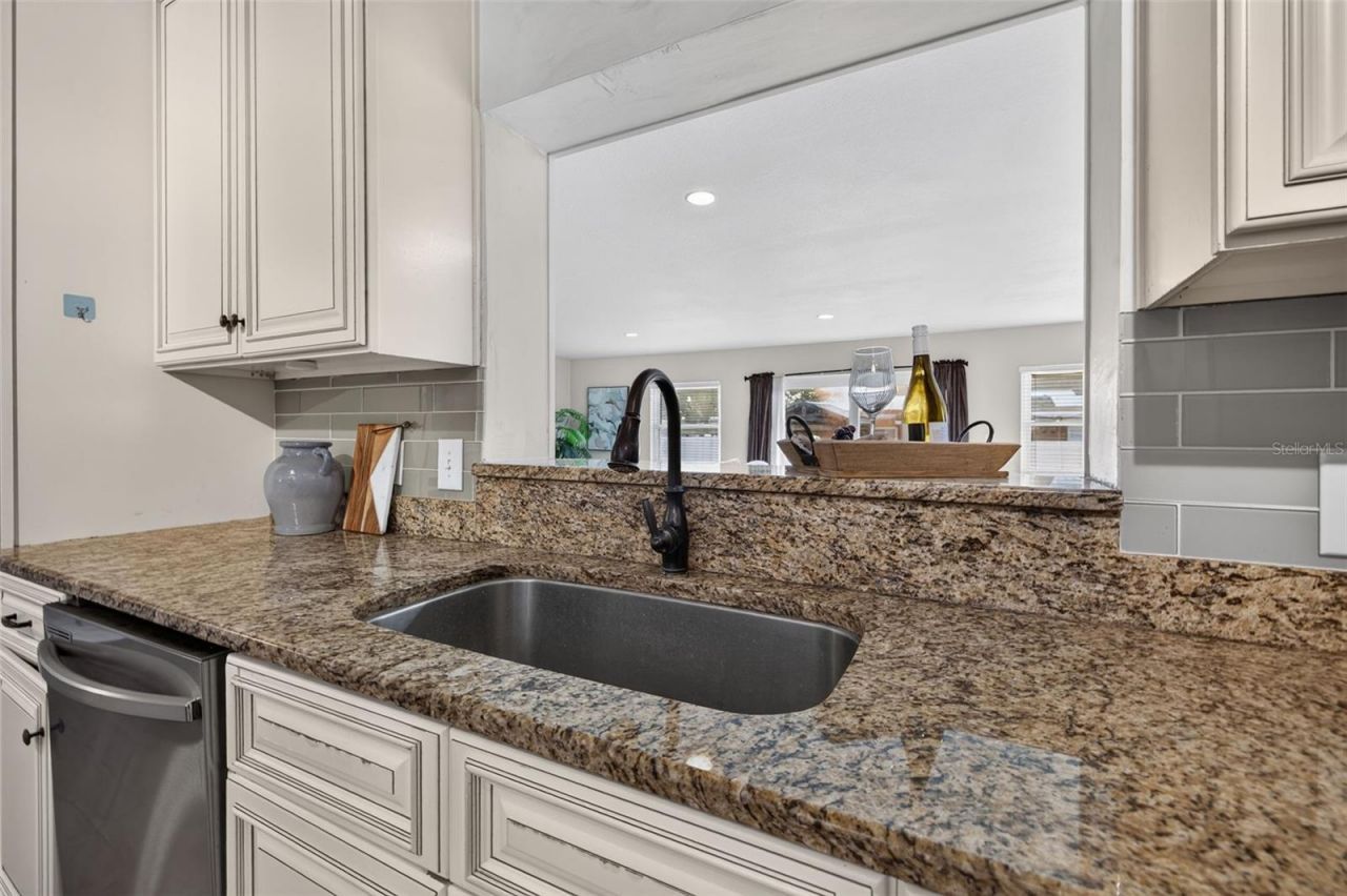 5127 62nd Street N, Kenneth City, FL 33709 Photo