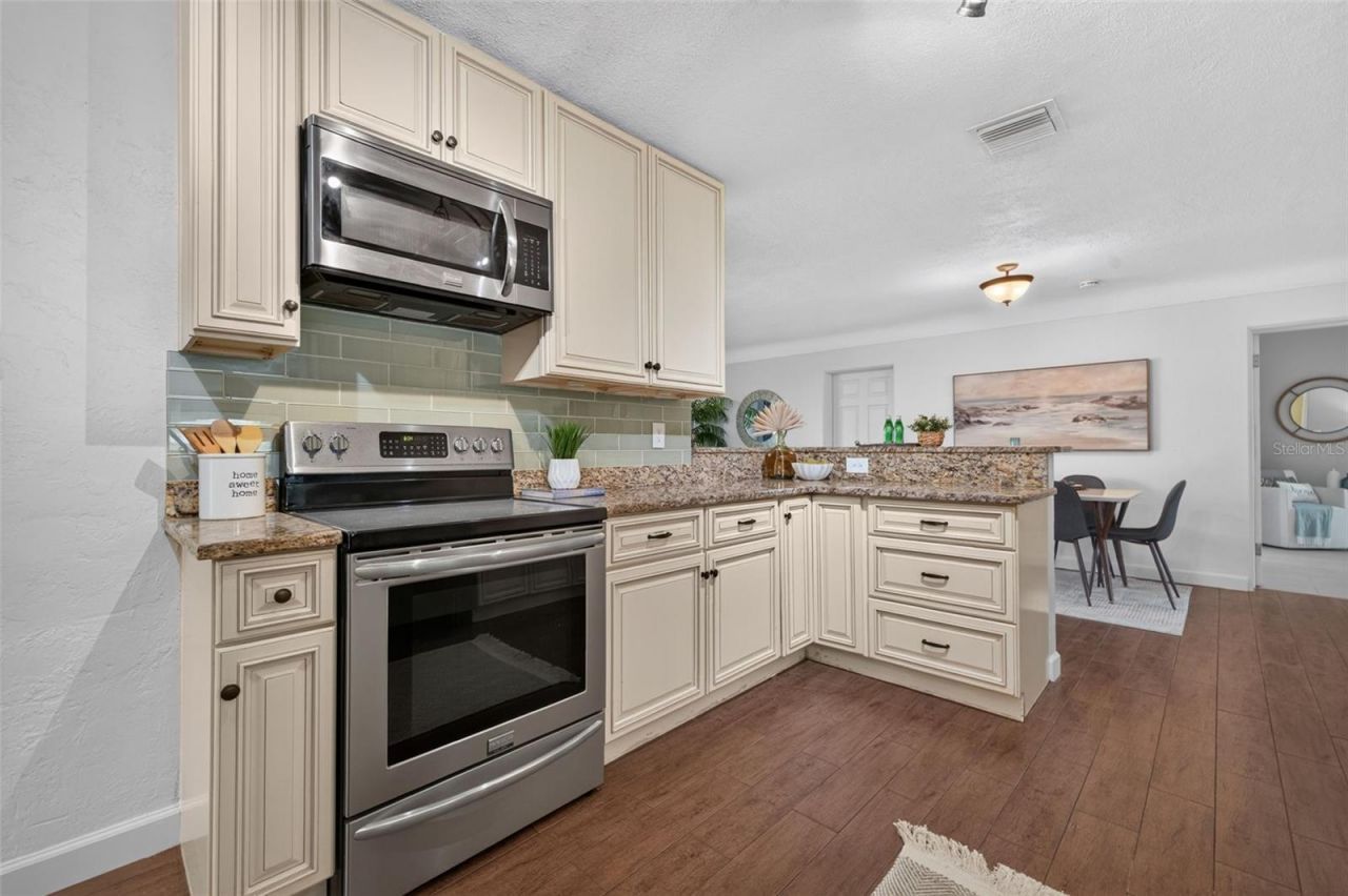 5127 62nd Street N, Kenneth City, FL 33709 Photo
