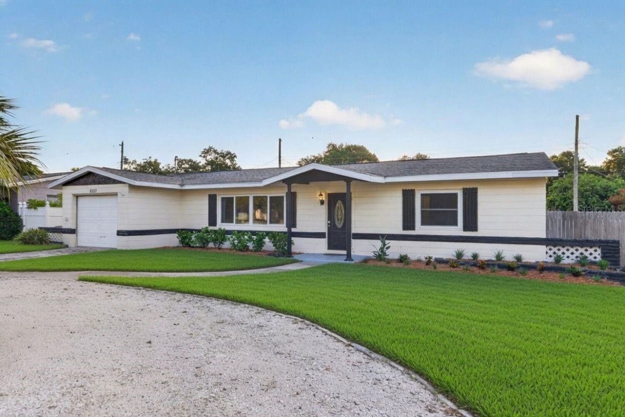 5127 62nd Street N, Kenneth City, FL 33709 Photo