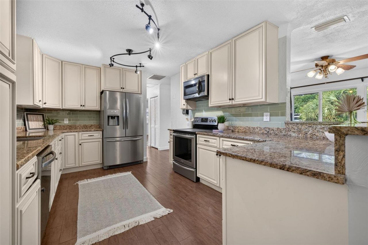 5127 62nd Street N, Kenneth City, FL 33709 Photo
