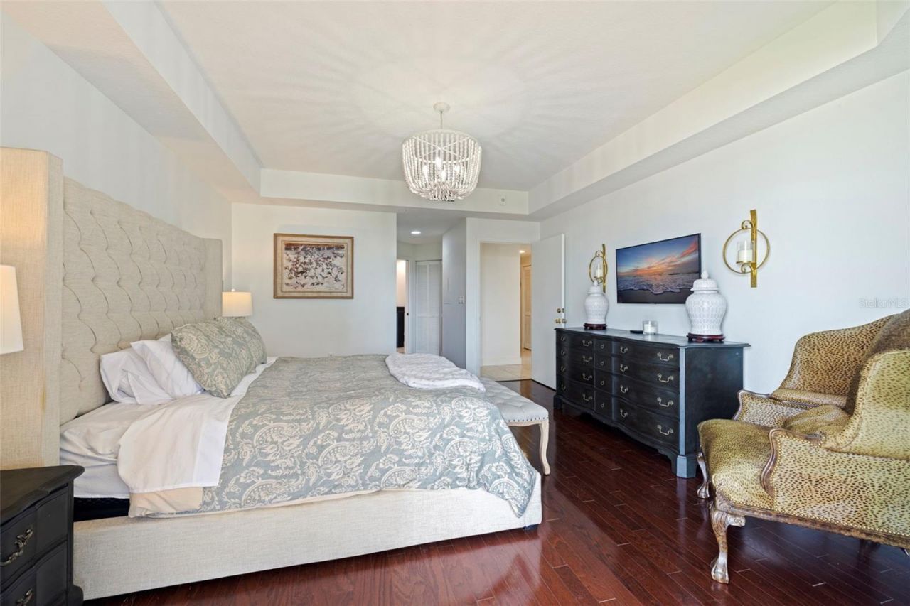 4737 Dolphin Cay Lane S, Unit 401, Saint Petersburg, FL 33711 Photo