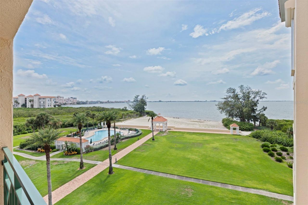 4737 Dolphin Cay Lane S, Unit 401, Saint Petersburg, FL 33711 Photo