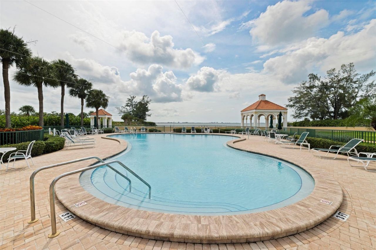 4737 Dolphin Cay Lane S, Unit 401, Saint Petersburg, FL 33711 Photo