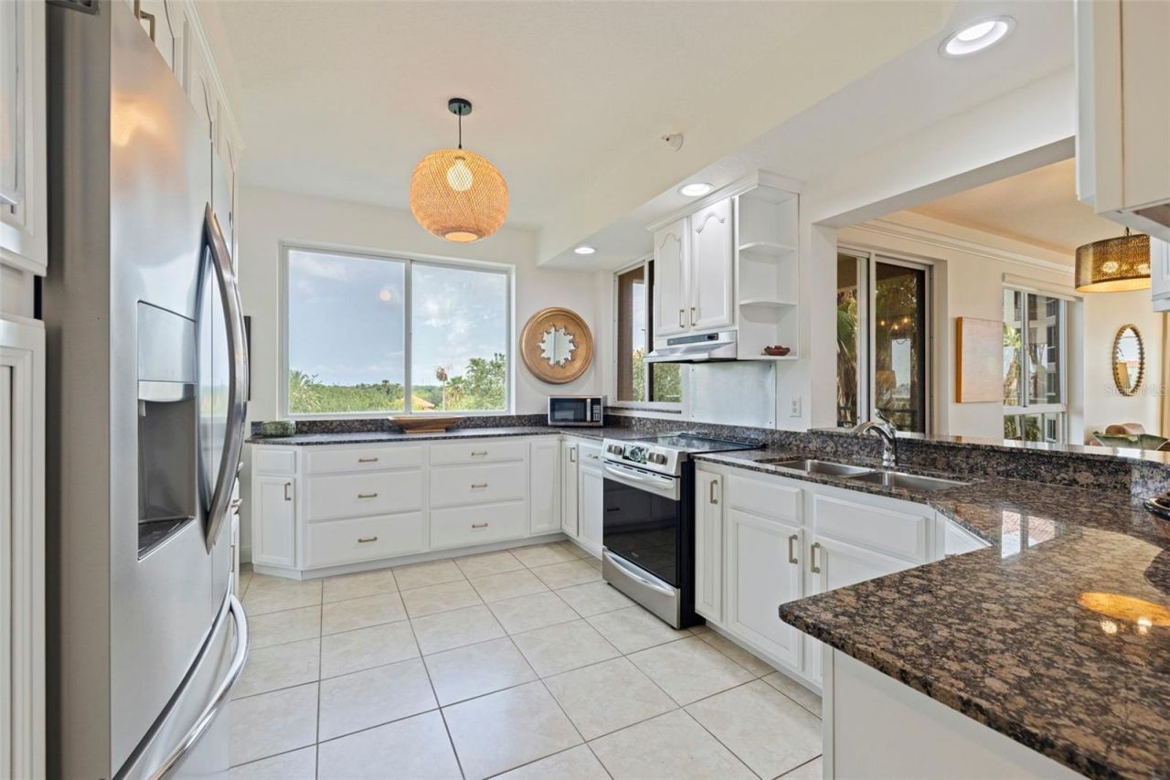 4737 Dolphin Cay Lane S, Unit 401, Saint Petersburg, FL 33711 Photo