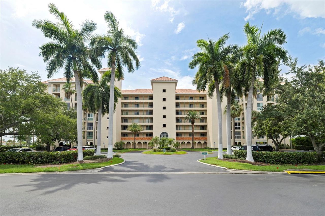 4737 Dolphin Cay Lane S, Unit 401, Saint Petersburg, FL 33711 Photo