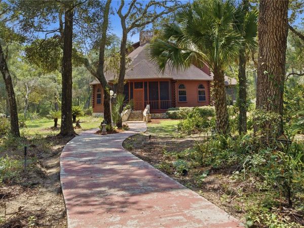 6850 ROUND LAKE ROAD , MOUNT DORA, FL 32757