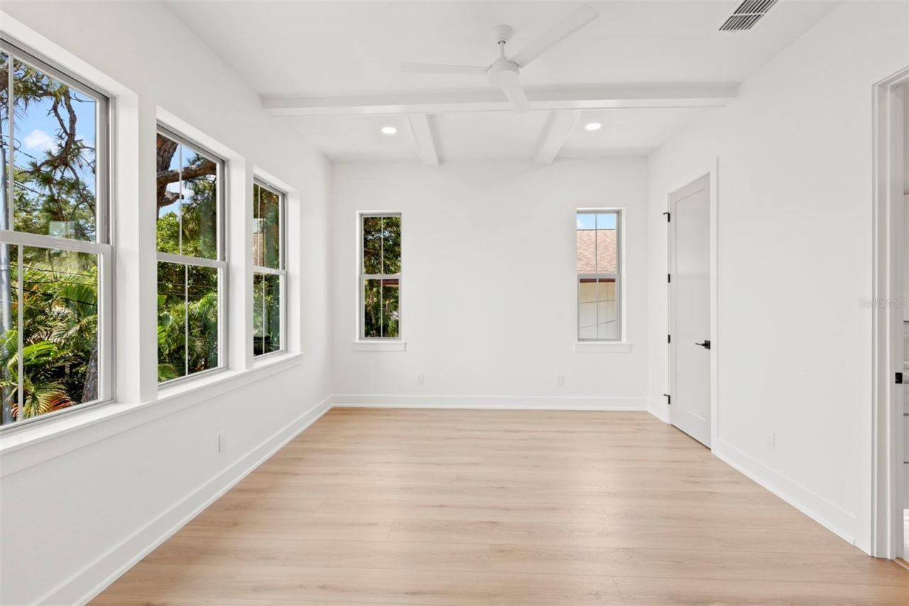 1858 Mississippi Avenue Ne, Saint Petersburg, FL 33703 Photo