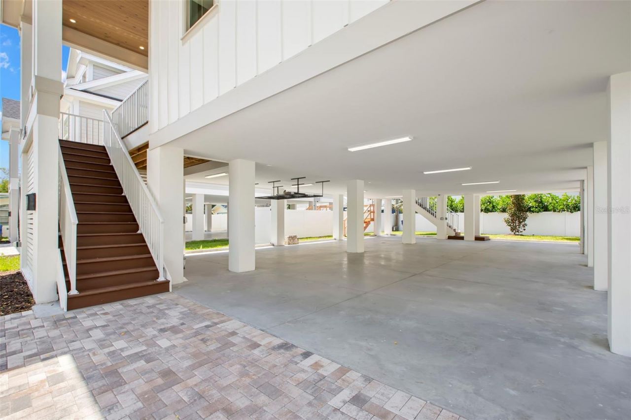 1858 Mississippi Avenue Ne, Saint Petersburg, FL 33703 Photo