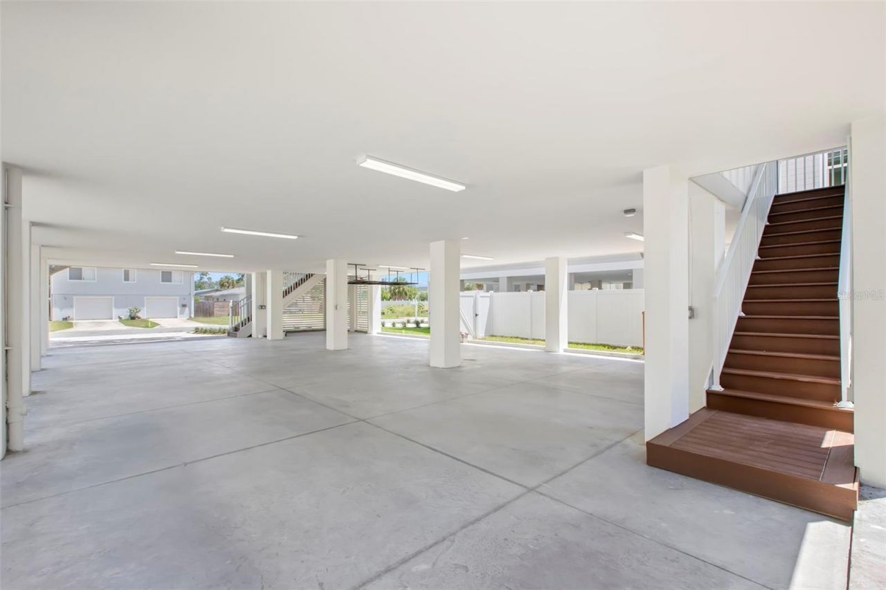 1858 Mississippi Avenue Ne, Saint Petersburg, FL 33703 Photo